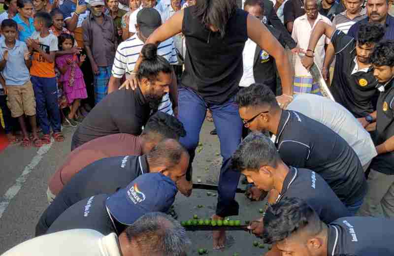 Cutting The Most Limes in One Minute With Two Legs